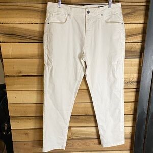 The Perfect Jean NYC white athletic fit jeans size 34x30
